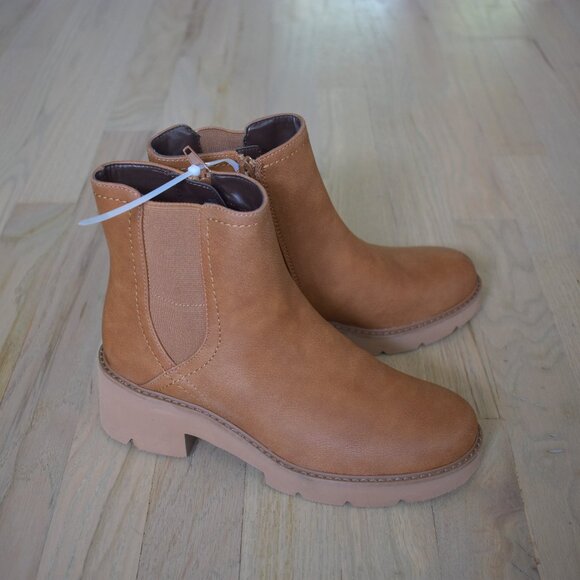 Naturalizer Cade Black Lug Sole Womens Boots in Chestnut Brown Size: 6M - Picture 1 of 8